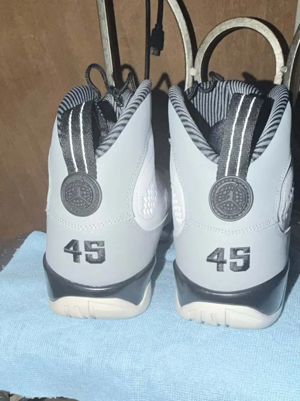 Air Jordan 9 Retro Barons 2014 Sneakers 302370-106
